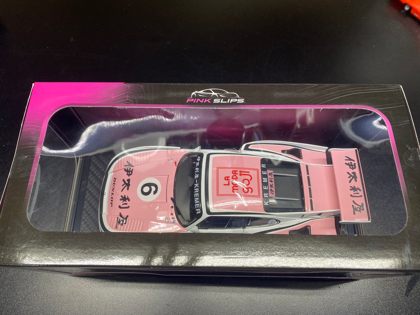 PORSCHE 935 K3 1000KM SUZUKA 1981 - Jada Toys Pink Slips 1/ 18 Diecast (Solido)