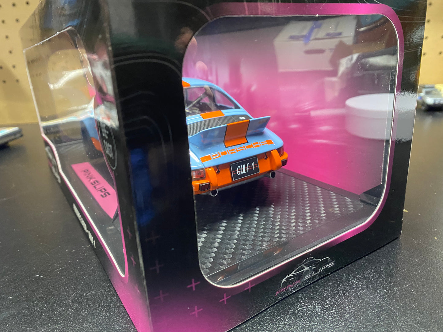 Porsche 2.8 RSR - GULF 1 - Jada Toys Pink Slip 1/18 Diecast NEW GULF (Solido)