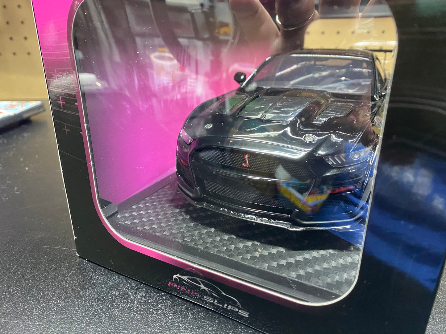 FORD SHELBY GT500 - CODE RED Jada Toys Pink Slips 1/18 Diecast (Solido)