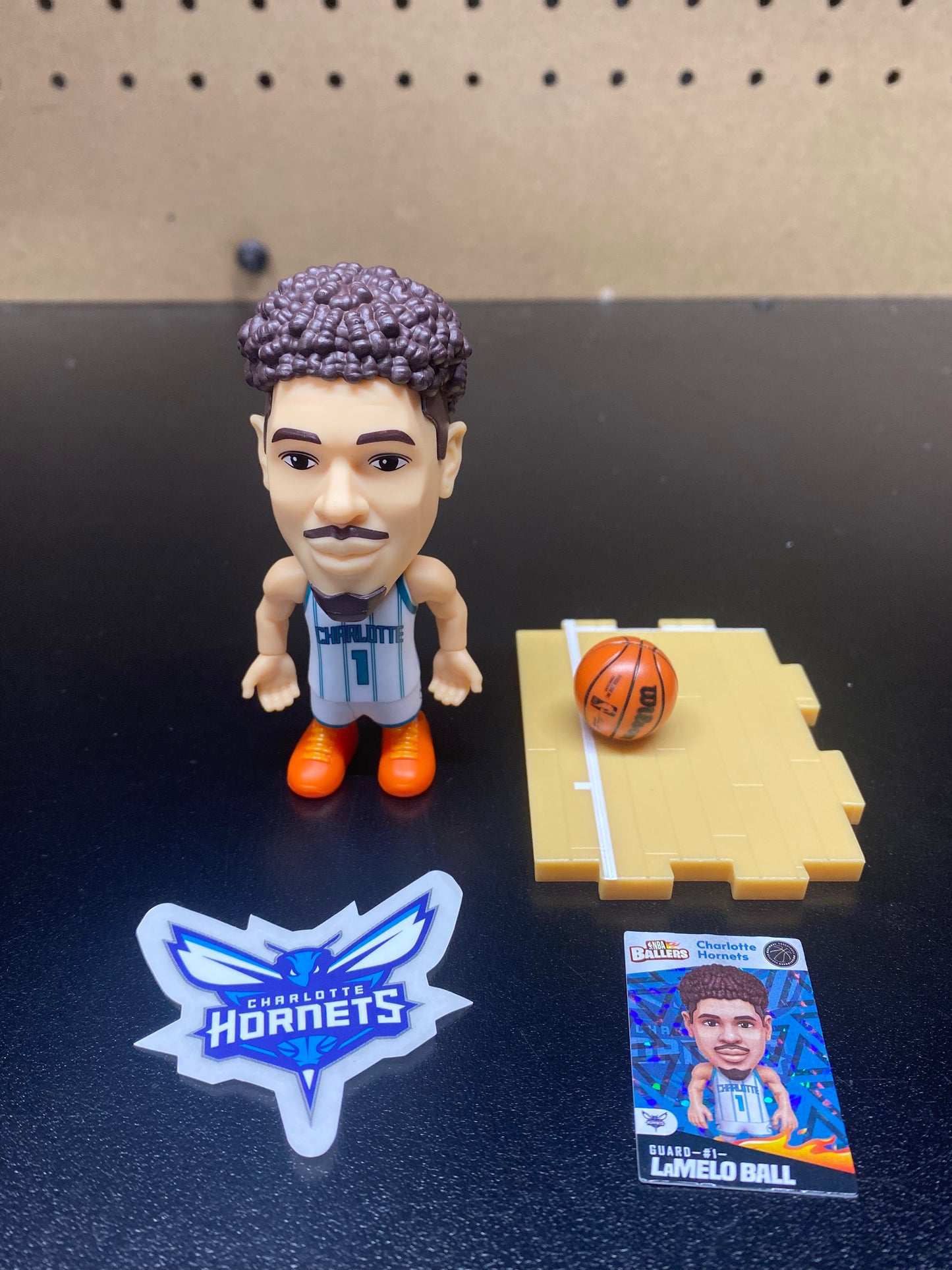 LaMELO BALL - Charlotte Hornets - White - NBA BALLERS