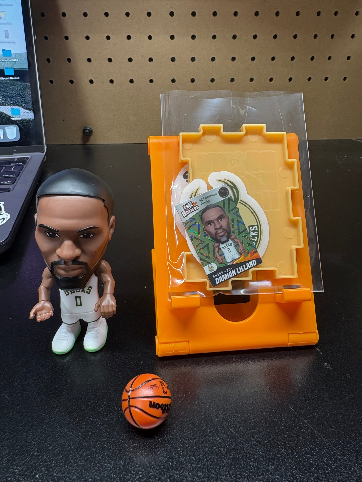 DAMIAN LILLARD - Milwaukee Bucks - White - ZURU NBA BALLERS FIGURE SERIES 2